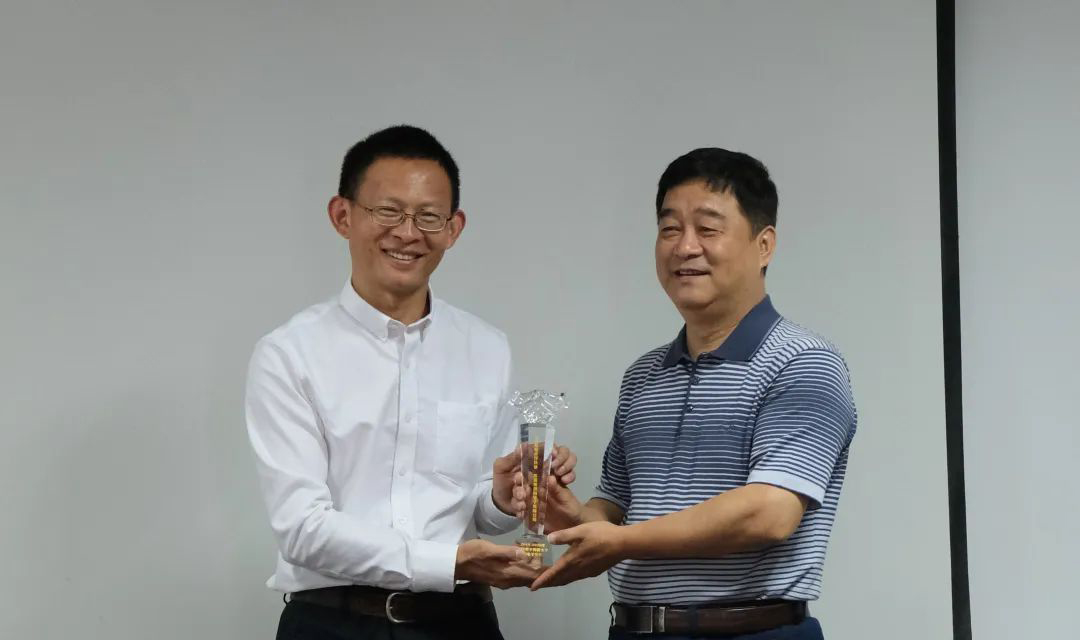 ϲ���������ӿƼ���ѧ΢����ѧԺ��Ѿ�ҵ������齱